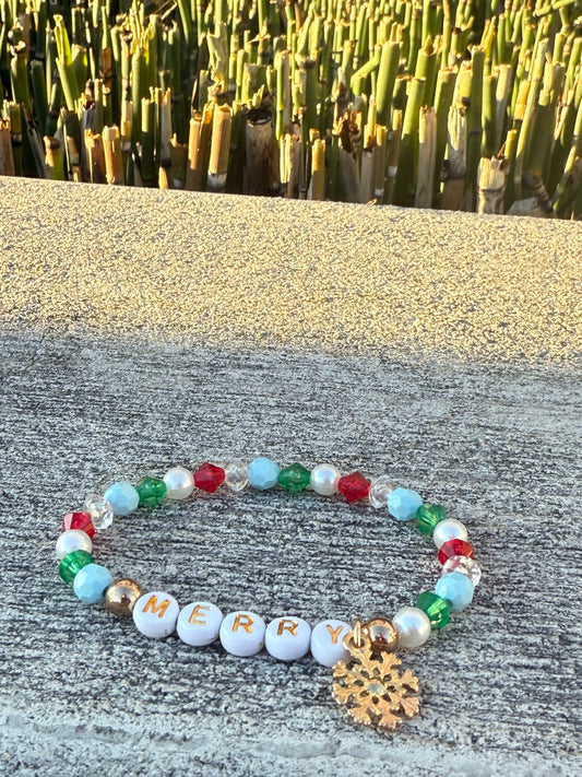 ✨Handmade Crystal & Pearl Bracelet – Snowflake Charm Design🎄🔥